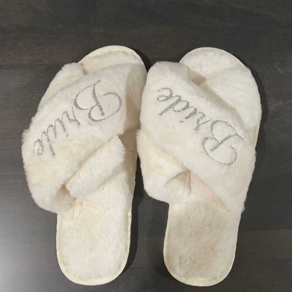 Bride Wedding Off White Slippers, size 8-9